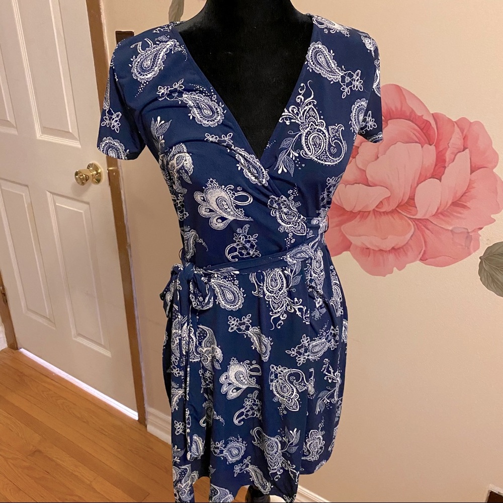 🍁 3/$20 Suzy Shier Blue Wrap Dress Size S